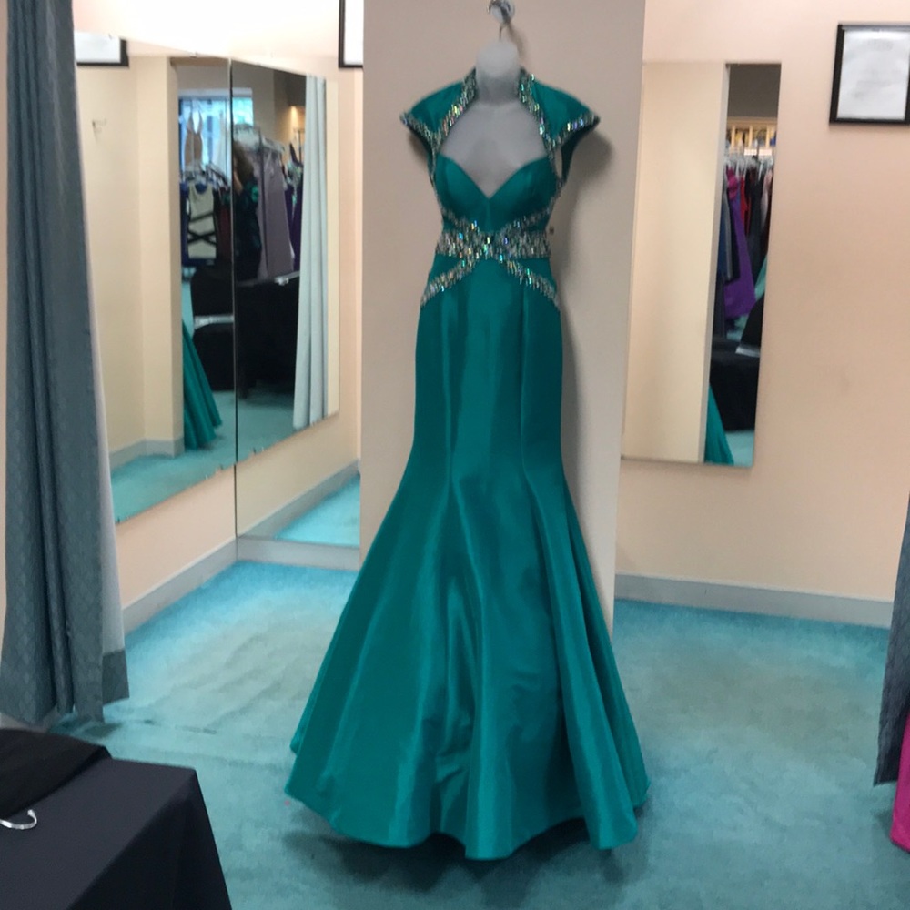 Size 4 Ritzee Originals dramatic gown